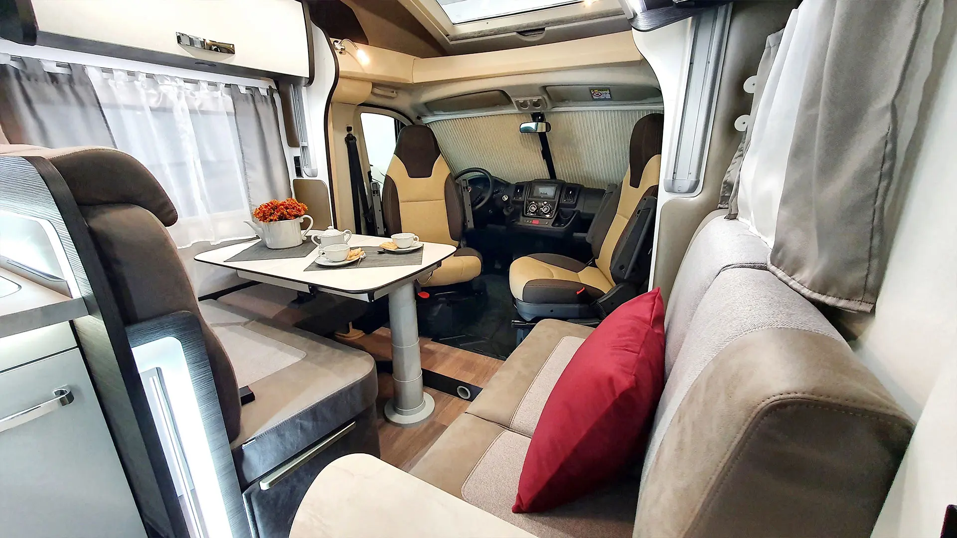 Foto de Autocaravana perfilada familiar en Pontevedra