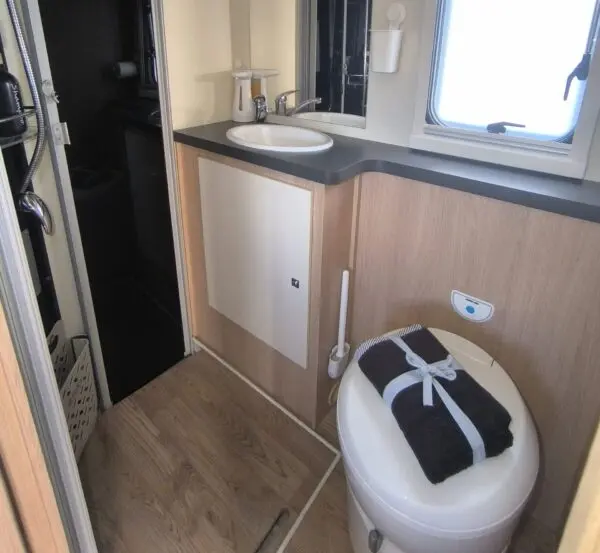 Foto de Autocaravana perfilada en Vitoria